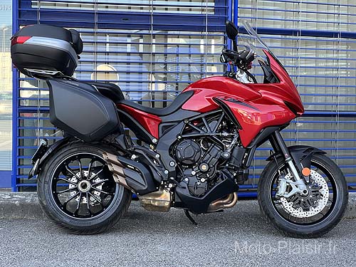MV Agusta MV Agusta Turismo Veloce R motorcycle rental