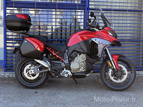 Ducati Multistrada V4 S 2025 motorcycle rental