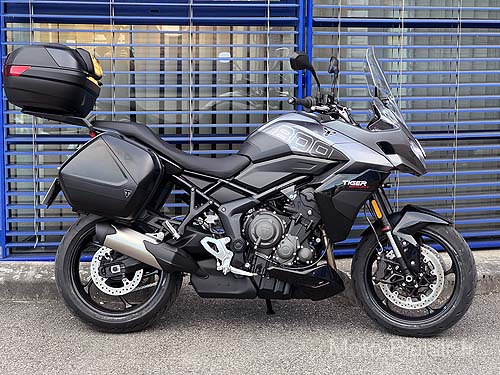Triumph Tiger 800 Sport motorcycle rental